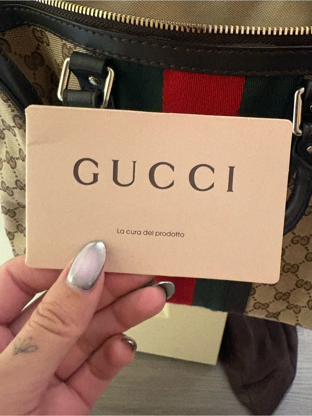 Gucci Beige GG Supreme Canvas Handbag with Red and Green Web